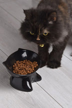 Ergonomik Eğimli Yüksek Seramik Kedi Mama Kabı - Ortopedik, Bıyık Dostu Tasarım - Siyah & Beyaz Renk Seçenekli - Selenica
