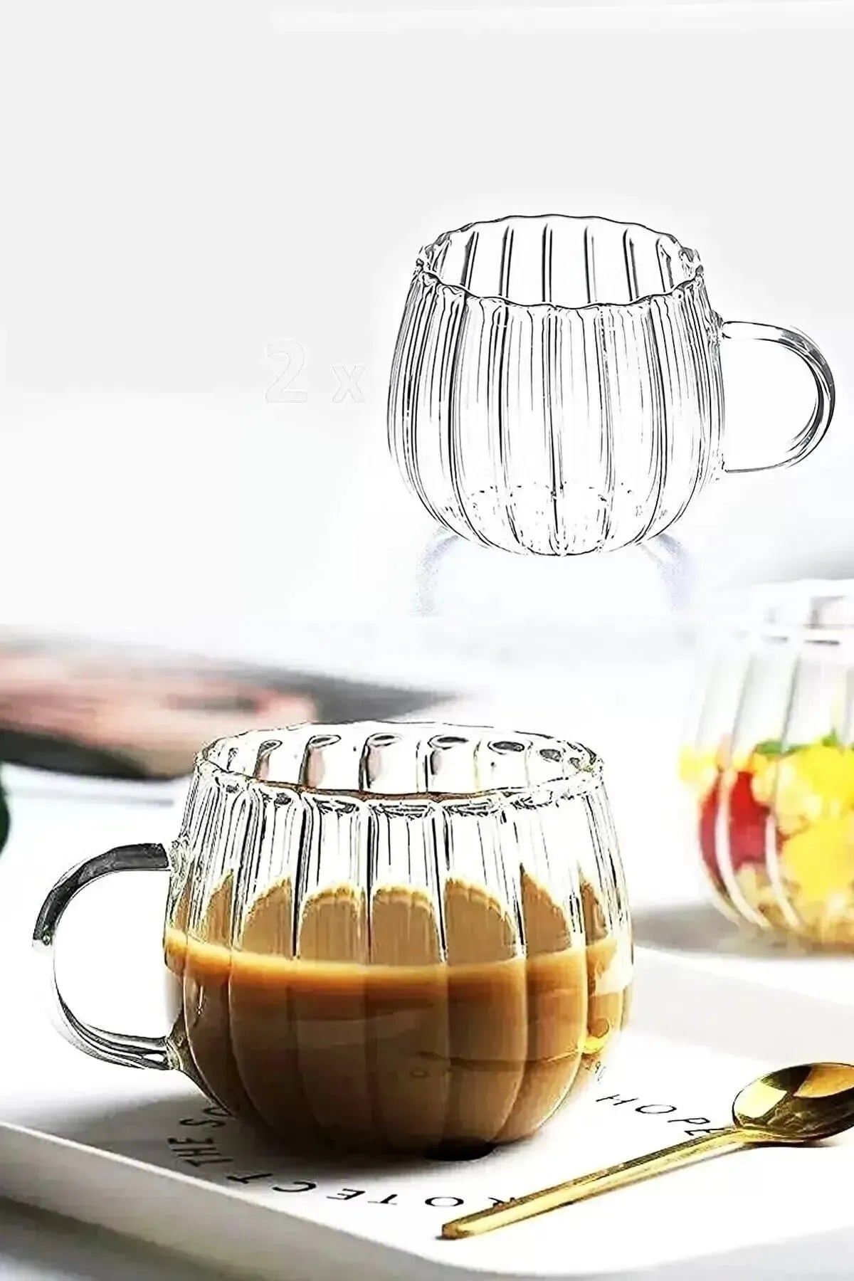 Kahve Molalarına ve Çay Saatlerine Zarafet Katın: Eşsiz Tasarımlı 250ml Kulplu Cam Bardak!